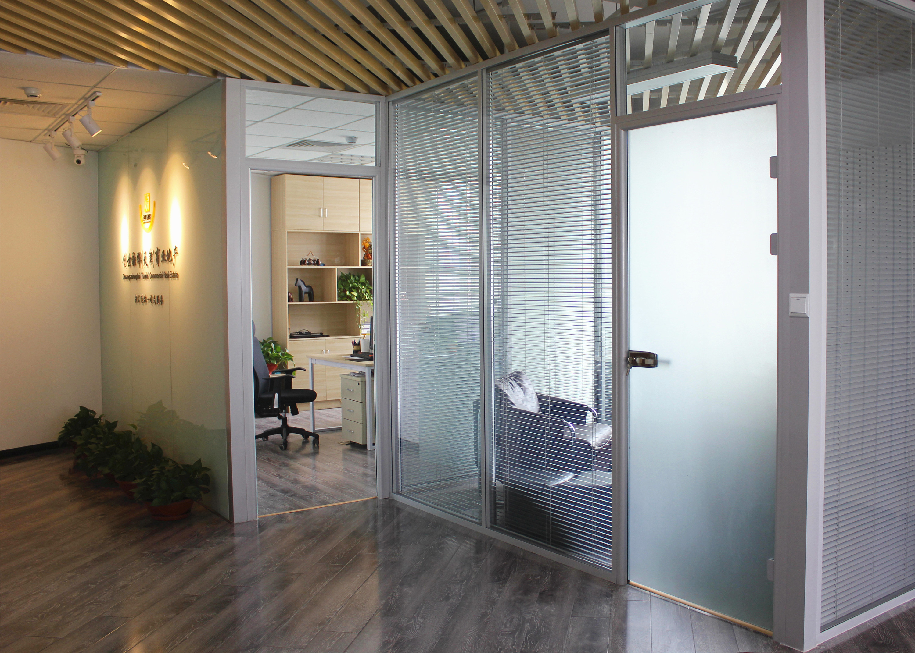 天津市金勝達裝飾工程裝修現(xiàn)場實景解析 品質(zhì)工藝與空間美學的直觀呈現(xiàn)